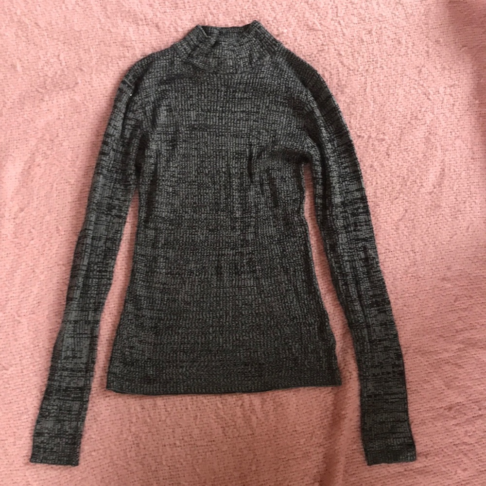 Junior’s X-Small Mock Turtleneck